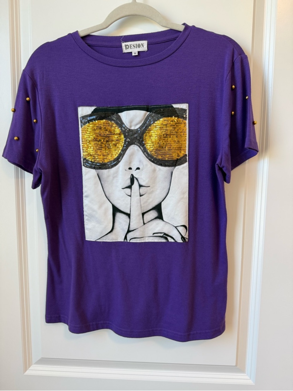 DESIGN Purple Sequin Sunglasses Graphic Tee Sz M